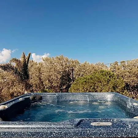 Medusa & Hotel 4*