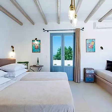 Medusa & 4* Naxos City