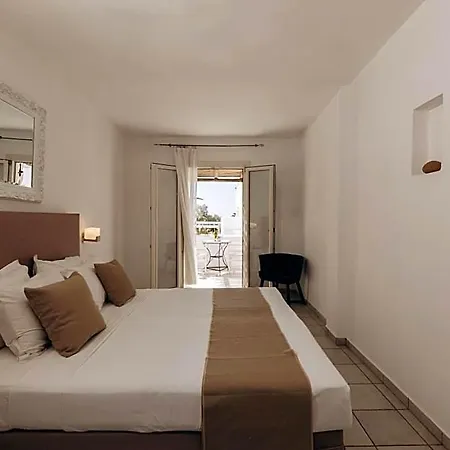 Medusa & 4* Naxos City
